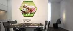 stampa di una biimba con cane su tele esagonali personalizzate. Prodotto esclusivo foto-canvas